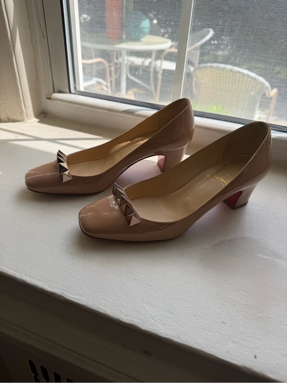 CHRISTIAN LOUBOUTIN NUDE PATENT PYRAMIDAME BLOCK HEEL PUMP